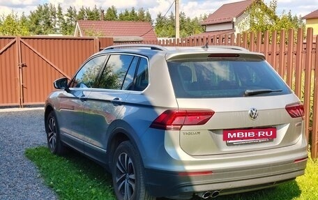 Volkswagen Tiguan II, 2019 год, 2 600 000 рублей, 3 фотография