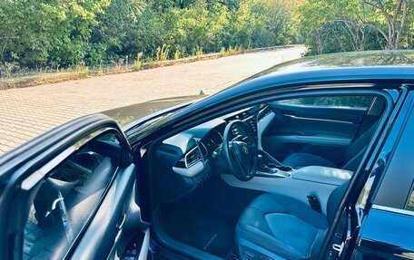 Toyota Camry, 2018 год, 2 250 000 рублей, 8 фотография