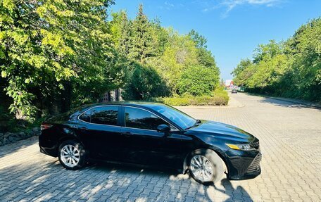 Toyota Camry, 2018 год, 2 250 000 рублей, 10 фотография