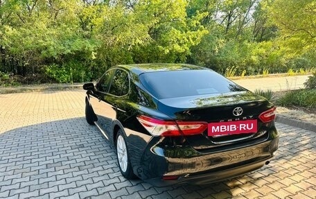 Toyota Camry, 2018 год, 2 250 000 рублей, 4 фотография