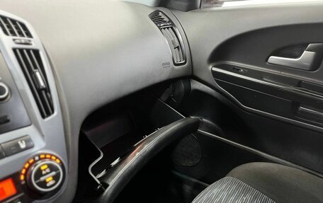 KIA cee'd I рестайлинг, 2008 год, 600 000 рублей, 28 фотография