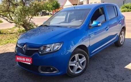 Renault Sandero II рестайлинг, 2016 год, 750 000 рублей, 2 фотография