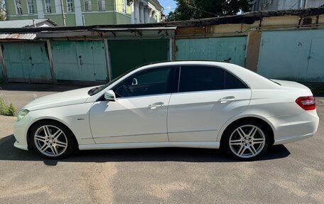 Mercedes-Benz E-Класс, 2011 год, 1 800 000 рублей, 3 фотография