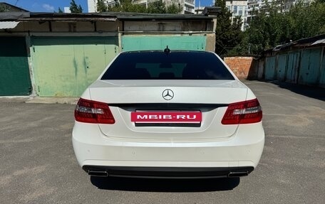 Mercedes-Benz E-Класс, 2011 год, 1 800 000 рублей, 5 фотография