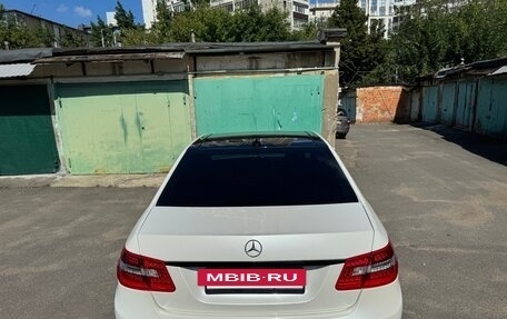 Mercedes-Benz E-Класс, 2011 год, 1 800 000 рублей, 4 фотография