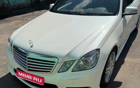Mercedes-Benz E-Класс, 2011 год, 1 800 000 рублей, 2 фотография