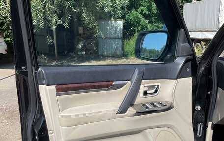 Mitsubishi Pajero IV, 2017 год, 2 950 000 рублей, 28 фотография