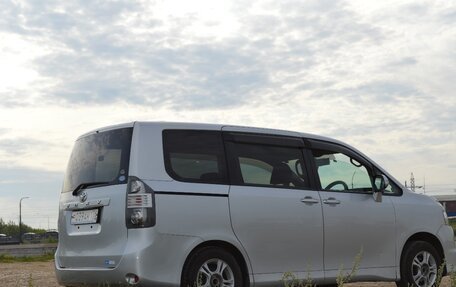 Toyota Voxy II, 2008 год, 1 250 000 рублей, 6 фотография