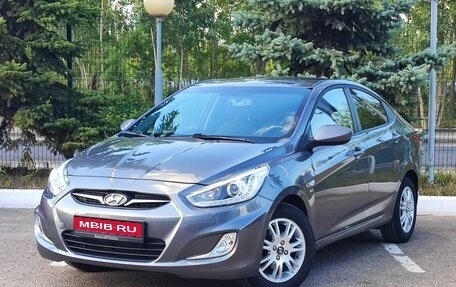 Hyundai Solaris II рестайлинг, 2013 год, 700 000 рублей, 1 фотография