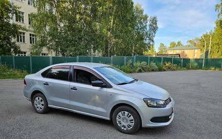 Volkswagen Polo VI (EU Market), 2013 год, 950 000 рублей, 1 фотография