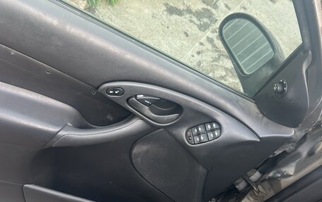 Ford Focus IV, 2000 год, 175 000 рублей, 4 фотография