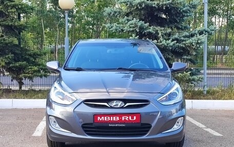 Hyundai Solaris II рестайлинг, 2013 год, 700 000 рублей, 2 фотография