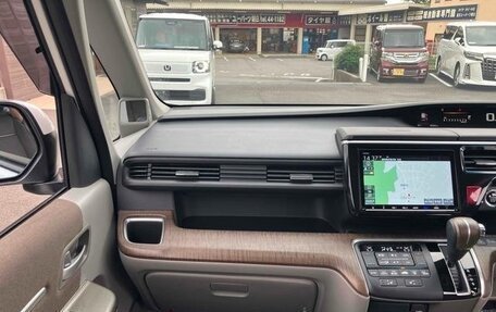 Honda Stepwgn IV, 2021 год, 2 118 000 рублей, 14 фотография