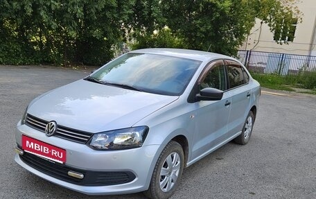 Volkswagen Polo VI (EU Market), 2013 год, 950 000 рублей, 3 фотография