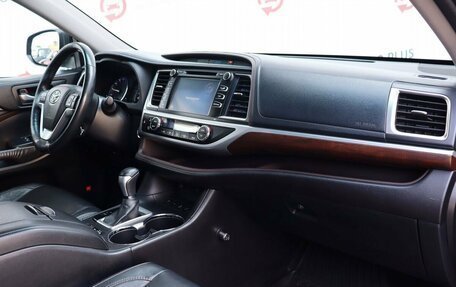 Toyota Highlander III, 2015 год, 3 099 000 рублей, 9 фотография