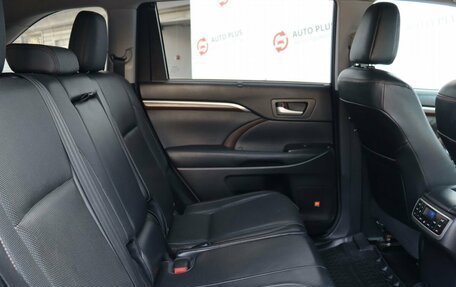 Toyota Highlander III, 2015 год, 3 099 000 рублей, 19 фотография
