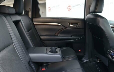 Toyota Highlander III, 2015 год, 3 099 000 рублей, 20 фотография