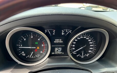 Toyota Land Cruiser 200, 2014 год, 3 550 000 рублей, 4 фотография