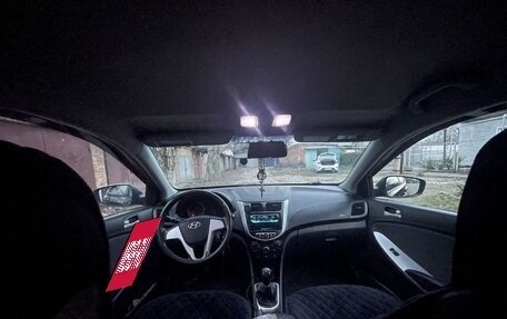 Hyundai Solaris II рестайлинг, 2012 год, 830 000 рублей, 13 фотография