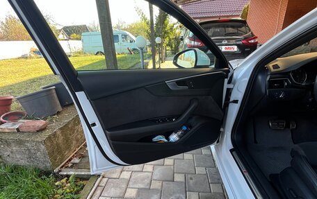 Audi A4, 2018 год, 2 750 000 рублей, 16 фотография