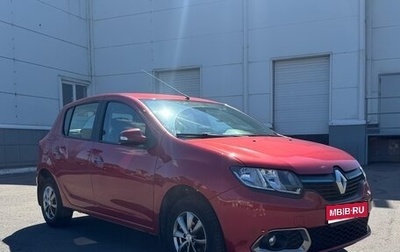 Renault Sandero II рестайлинг, 2015 год, 880 000 рублей, 1 фотография