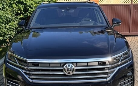 Volkswagen Touareg III, 2019 год, 6 200 000 рублей, 1 фотография