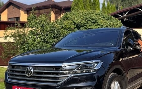 Volkswagen Touareg III, 2019 год, 6 200 000 рублей, 2 фотография