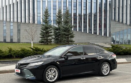 Toyota Camry, 2018 год, 2 590 000 рублей, 2 фотография