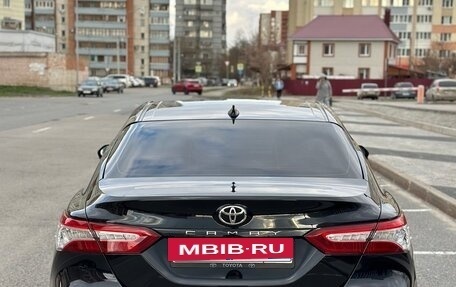 Toyota Camry, 2018 год, 2 590 000 рублей, 6 фотография