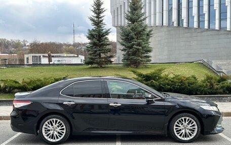 Toyota Camry, 2018 год, 2 590 000 рублей, 9 фотография