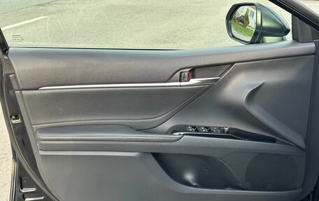 Toyota Camry, 2018 год, 2 590 000 рублей, 17 фотография