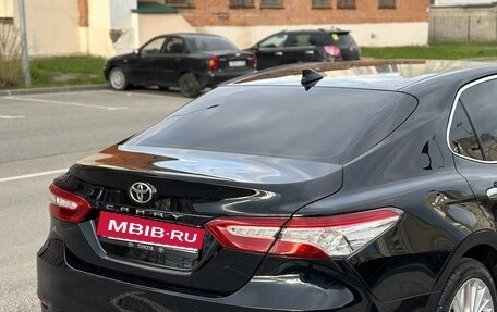 Toyota Camry, 2018 год, 2 590 000 рублей, 7 фотография