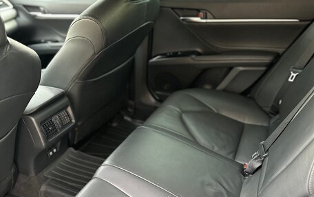 Toyota Camry, 2018 год, 2 590 000 рублей, 24 фотография
