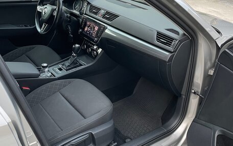 Skoda Superb III рестайлинг, 2017 год, 2 000 000 рублей, 11 фотография