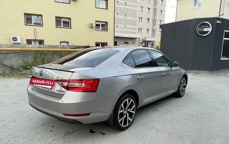 Skoda Superb III рестайлинг, 2017 год, 2 000 000 рублей, 3 фотография