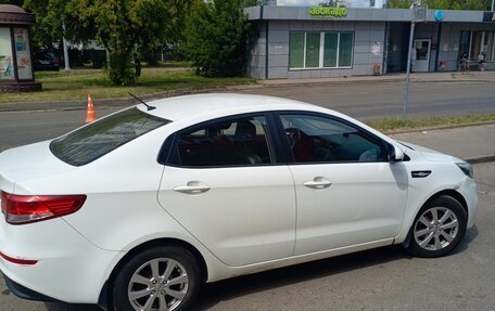 KIA Rio III рестайлинг, 2016 год, 980 000 рублей, 3 фотография