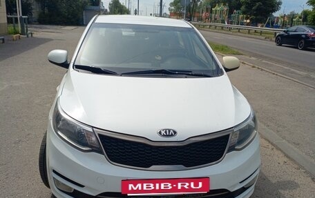 KIA Rio III рестайлинг, 2016 год, 980 000 рублей, 2 фотография