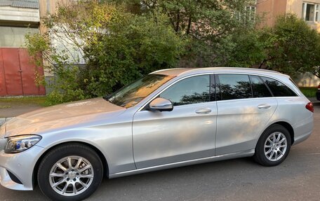Mercedes-Benz C-Класс, 2020 год, 3 000 000 рублей, 3 фотография