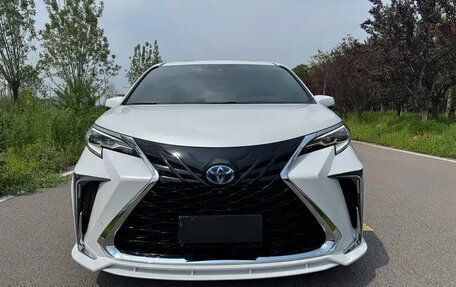 Toyota Granvia, 2025 год, 4 680 013 рублей, 2 фотография