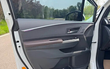 Toyota Granvia, 2025 год, 4 680 013 рублей, 5 фотография