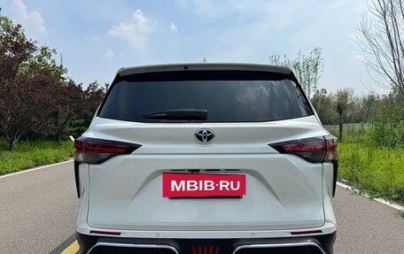 Toyota Granvia, 2025 год, 4 680 013 рублей, 3 фотография