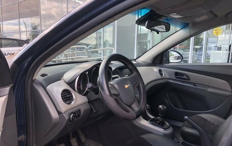 Chevrolet Cruze II, 2010 год, 595 000 рублей, 9 фотография