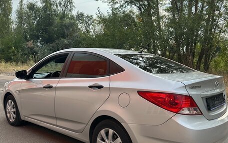 Hyundai Solaris II рестайлинг, 2014 год, 960 000 рублей, 2 фотография