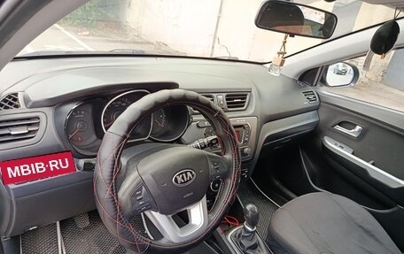 KIA Rio III рестайлинг, 2013 год, 920 000 рублей, 10 фотография