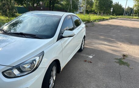 Hyundai Solaris II рестайлинг, 2012 год, 580 000 рублей, 2 фотография