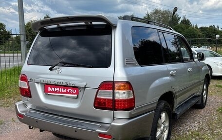 Toyota Land Cruiser 100 рестайлинг 2, 2006 год, 2 700 000 рублей, 3 фотография