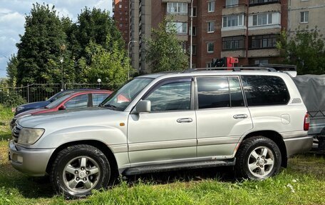 Toyota Land Cruiser 100 рестайлинг 2, 2006 год, 2 700 000 рублей, 19 фотография