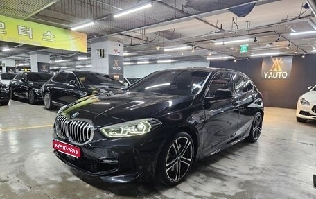 BMW 1 серия, 2022 год, 2 499 000 рублей, 1 фотография