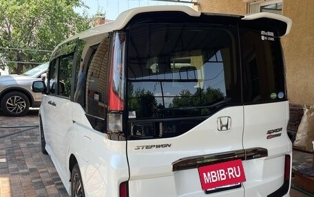 Honda Stepwgn IV, 2017 год, 2 150 000 рублей, 5 фотография