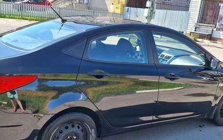 Hyundai Solaris II рестайлинг, 2012 год, 780 000 рублей, 2 фотография